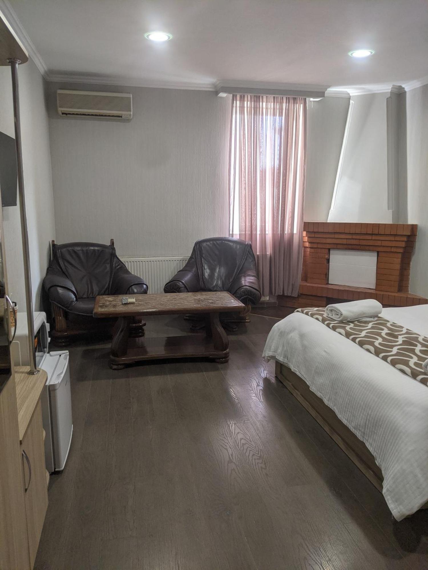 Apart Hotel Georgia Gold Tbilisi Exteriör bild