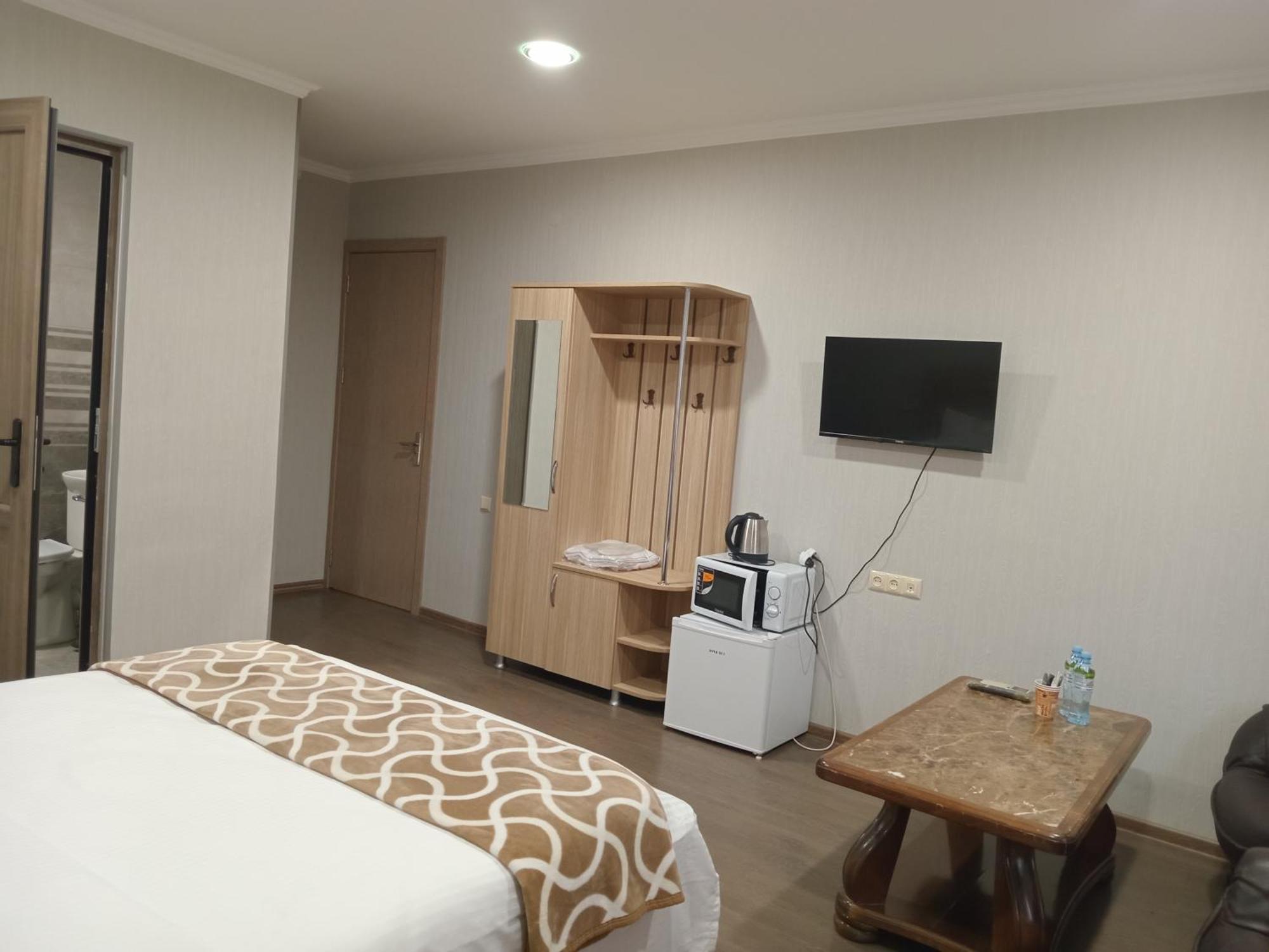 Apart Hotel Georgia Gold Tbilisi Exteriör bild