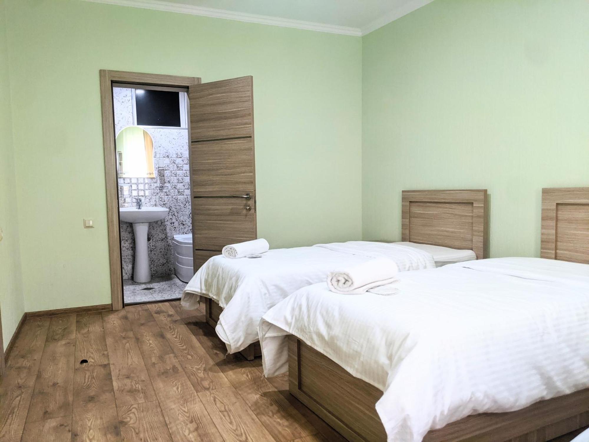 Apart Hotel Georgia Gold Tbilisi Exteriör bild