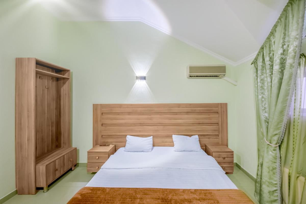 Apart Hotel Georgia Gold Tbilisi Exteriör bild