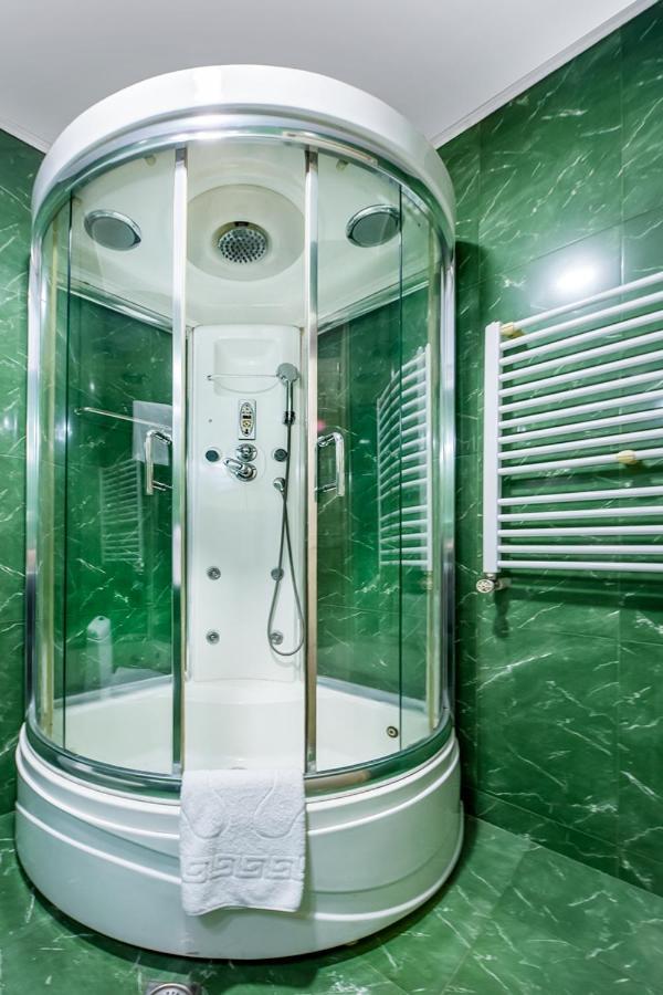 Apart Hotel Georgia Gold Tbilisi Exteriör bild